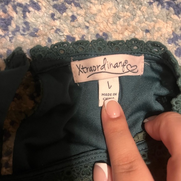 Xtraordinary Green Lace Dress – Size Large - Picture 2 of 2